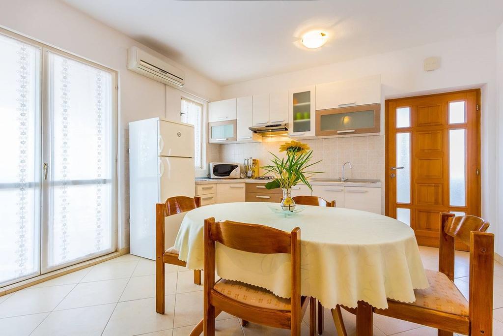 Apartments Milka 梅杜林 外观 照片